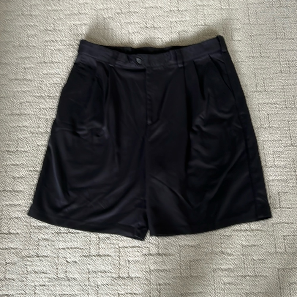 Men’s golf shorts